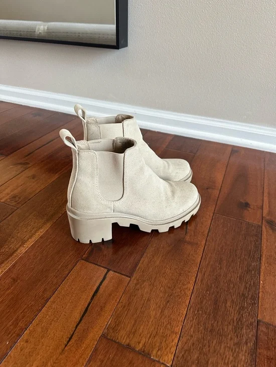 Steve Madden Hadlee Lug Sole Chelsea Boot - Picture 4 of 4